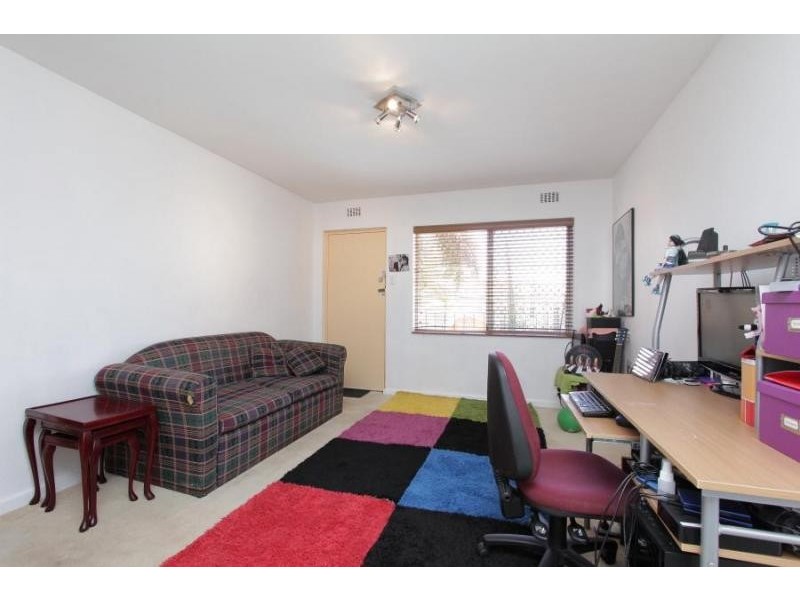 8/57 Tenth Avenue, Inglewood WA 6052