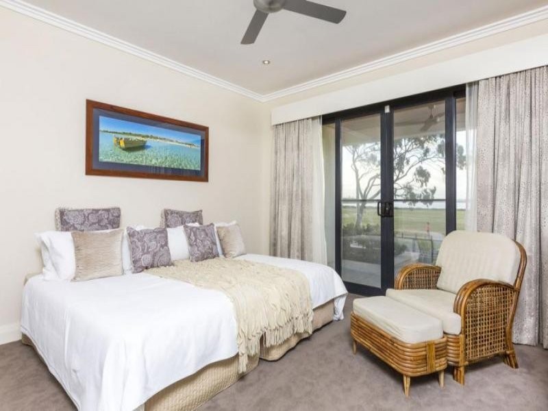 33 Dunkley Avenue, Applecross WA 6153