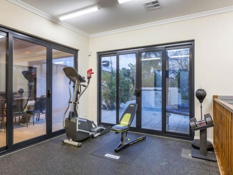 33 Dunkley Avenue, Applecross WA 6153