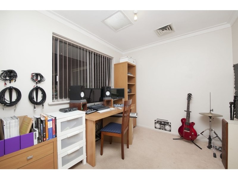 9 Sloan Court, Thornlie WA 6108