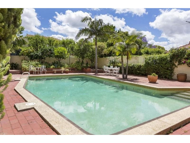 2A Karoo Street, South Perth WA 6151