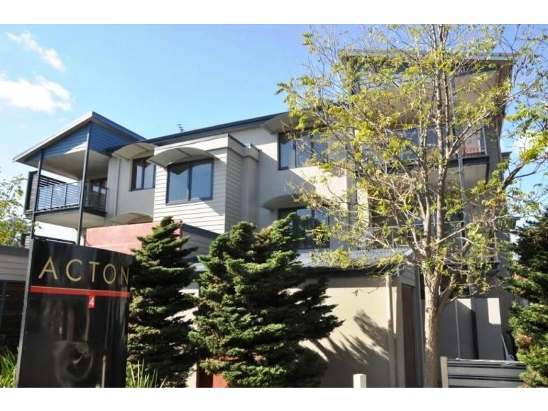 4/84 Lockhart Street, Como WA 6152