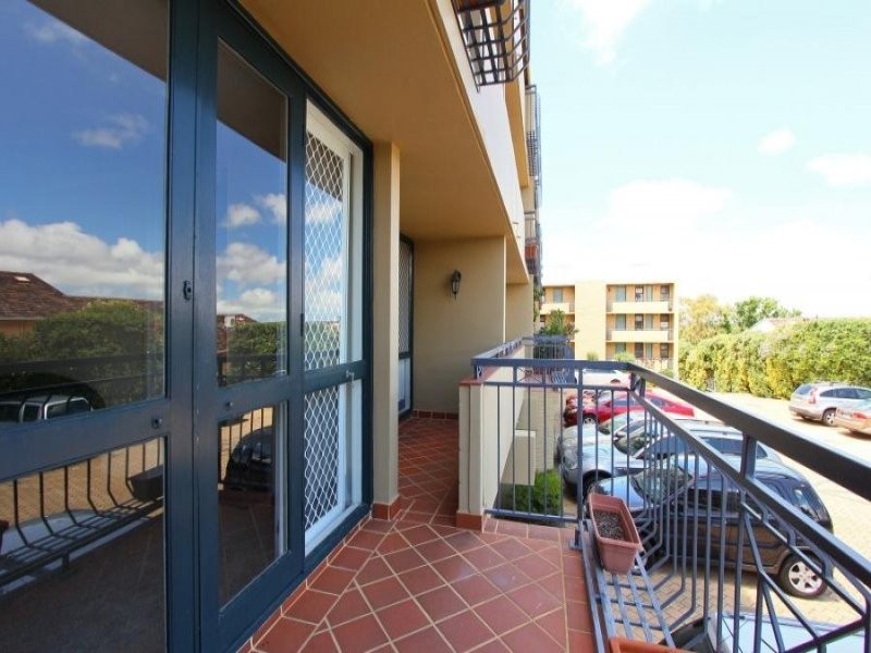 9/16 Hensman Street, South Perth WA 6151