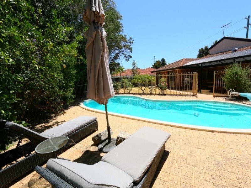 6 Marsengo Road, Bateman WA 6150