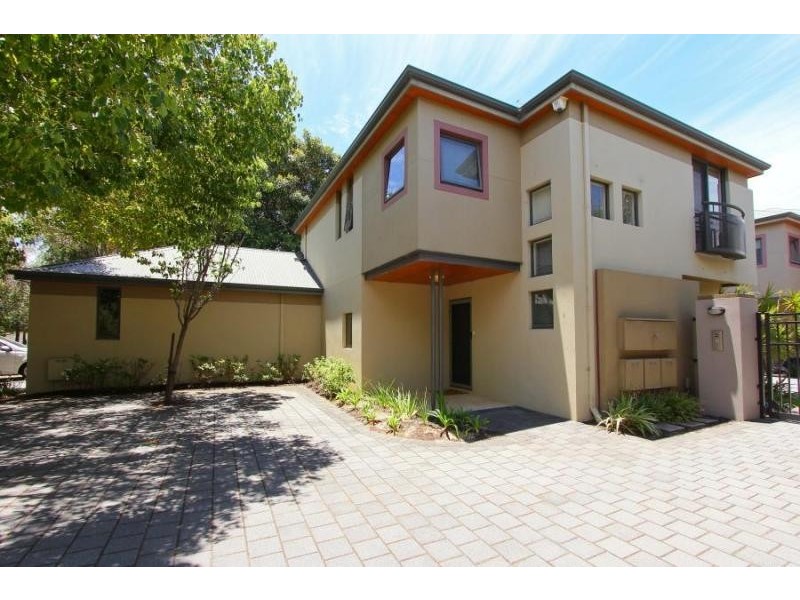 1/64 Labouchere Road, South Perth WA 6151