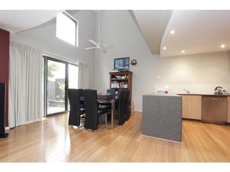 1/64 Labouchere Road, South Perth WA 6151