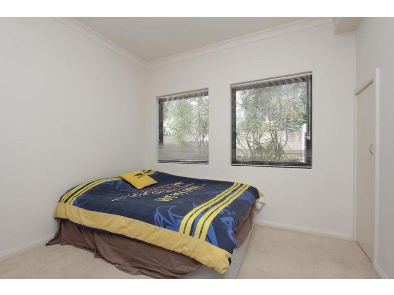 1/64 Labouchere Road, South Perth WA 6151