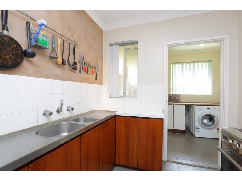 2/8 Coolidge Street, Como WA 6152