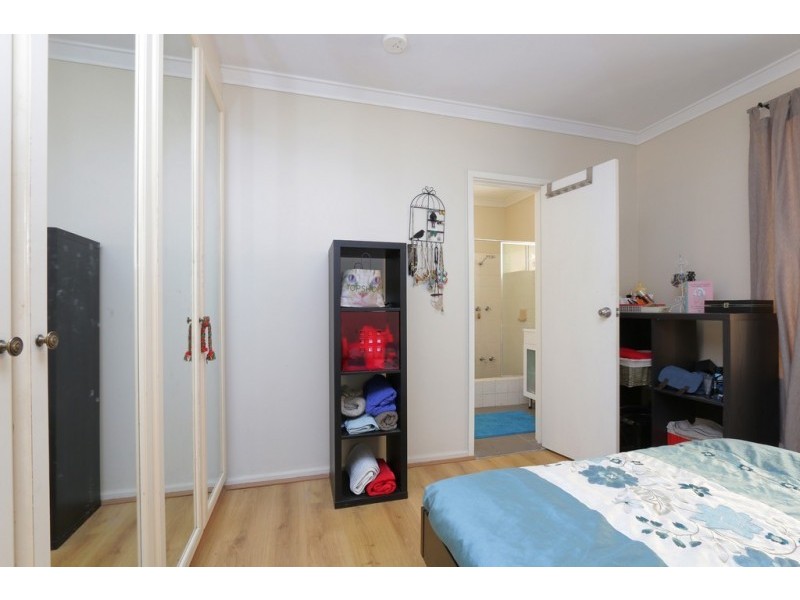 2/8 Coolidge Street, Como WA 6152