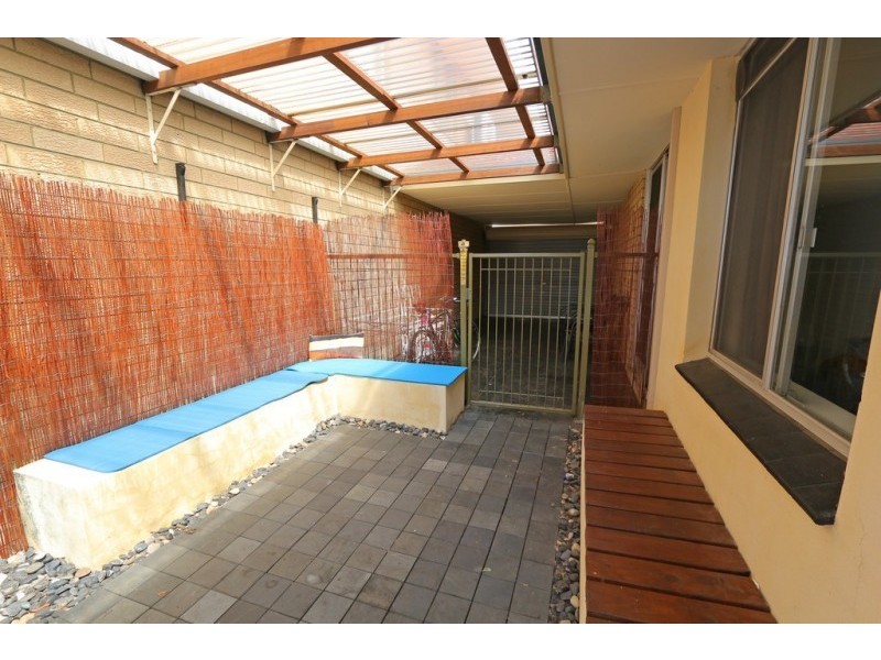 2/8 Coolidge Street, Como WA 6152