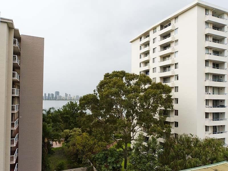 4/152 Mill Point Road, South Perth WA 6151
