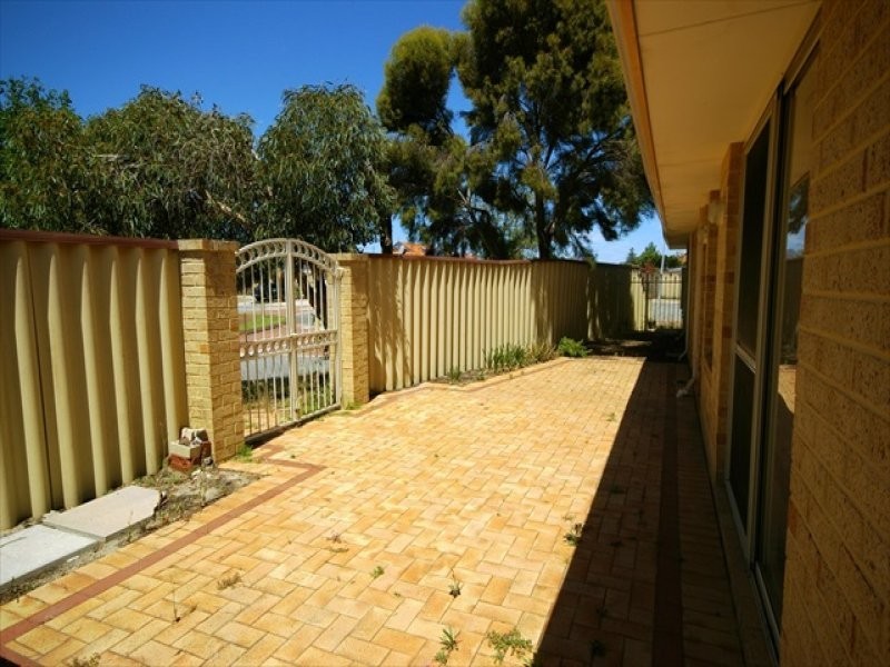 23 Courtland Crescent, Redcliffe WA 6104