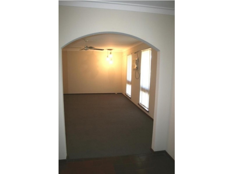 27 South Street, Kardinya WA 6163