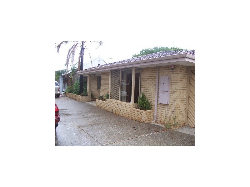 220A Carrington Street, Hilton WA 6163