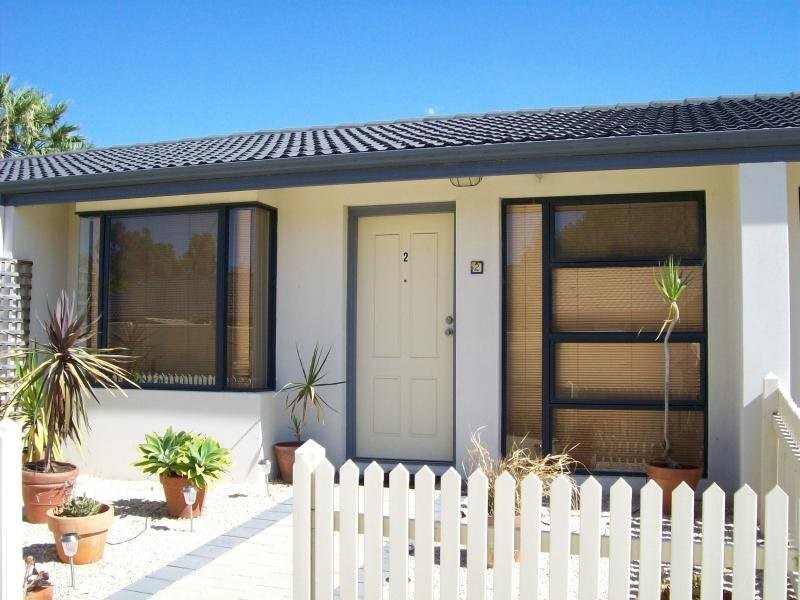 2/2 Lear Place, Coolbellup WA 6163
