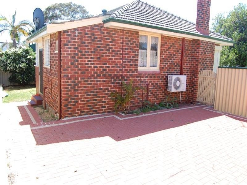 23 Greenslade Street, Hamilton Hill WA 6163