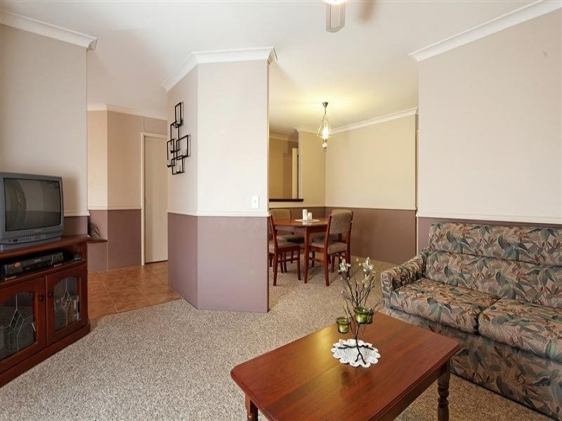 12 Sherbrooke Gardens, Bibra Lake WA 6163