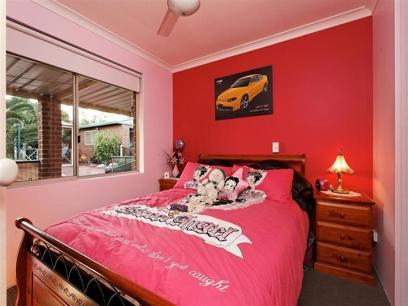 12 Sherbrooke Gardens, Bibra Lake WA 6163