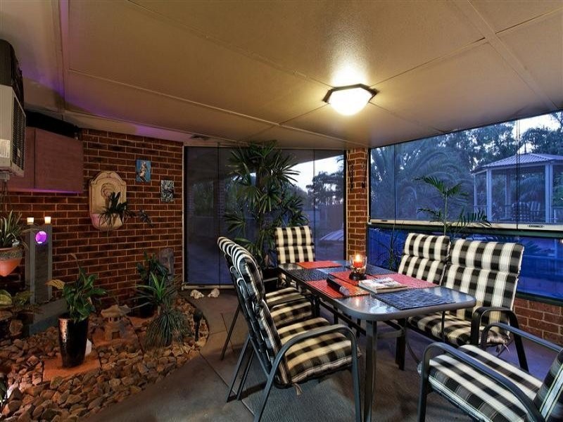 12 Sherbrooke Gardens, Bibra Lake WA 6163