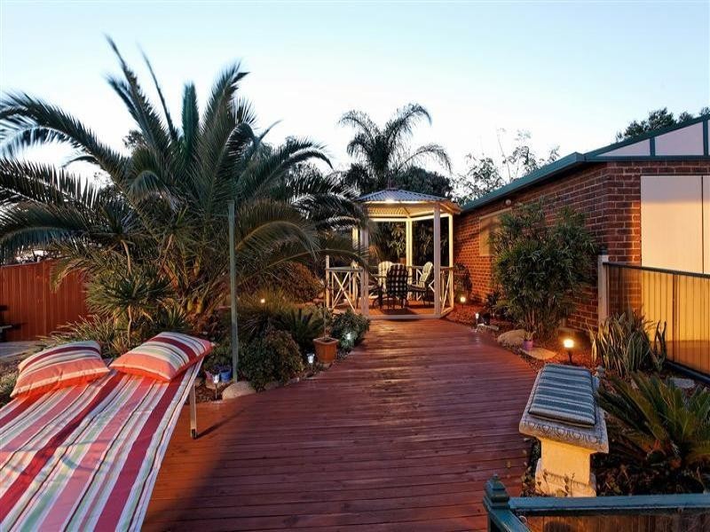 12 Sherbrooke Gardens, Bibra Lake WA 6163