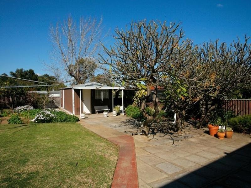 249 South Street, Beaconsfield WA 6162