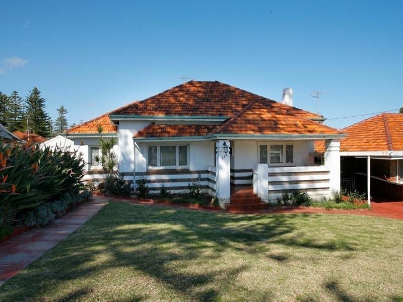 249 South Street, Beaconsfield WA 6162
