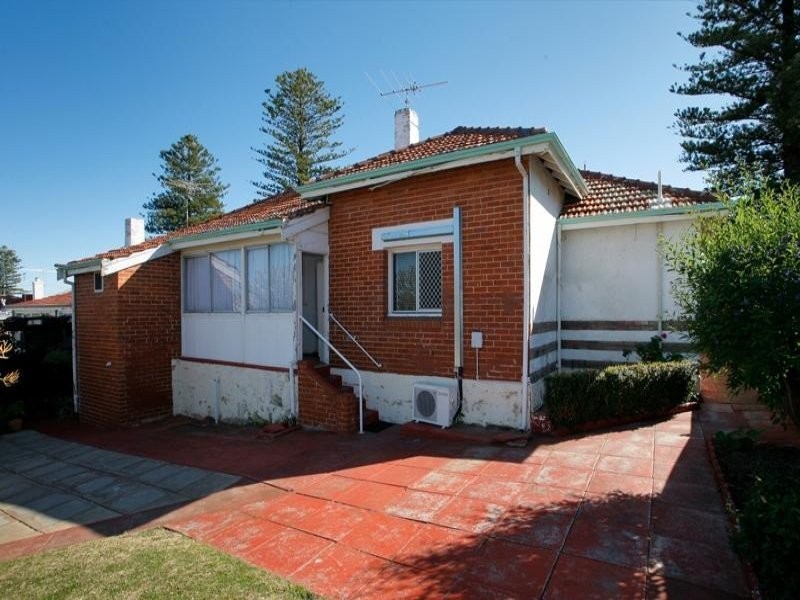 249 South Street, Beaconsfield WA 6162