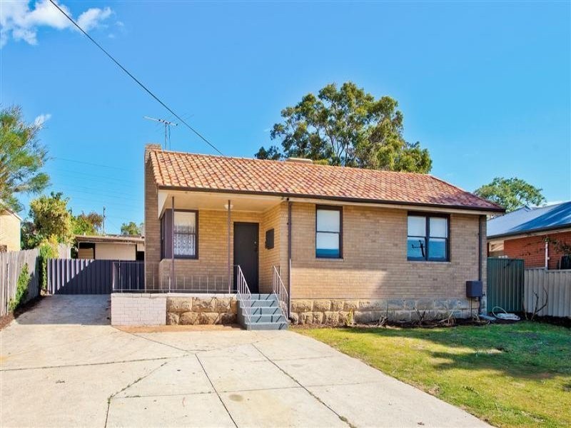 15 Capulet Street, Coolbellup WA 6163