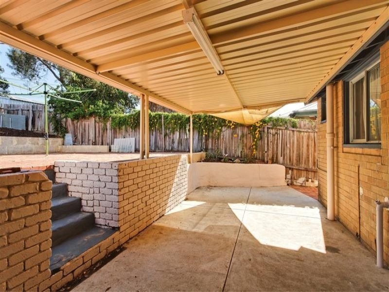 15 Capulet Street, Coolbellup WA 6163