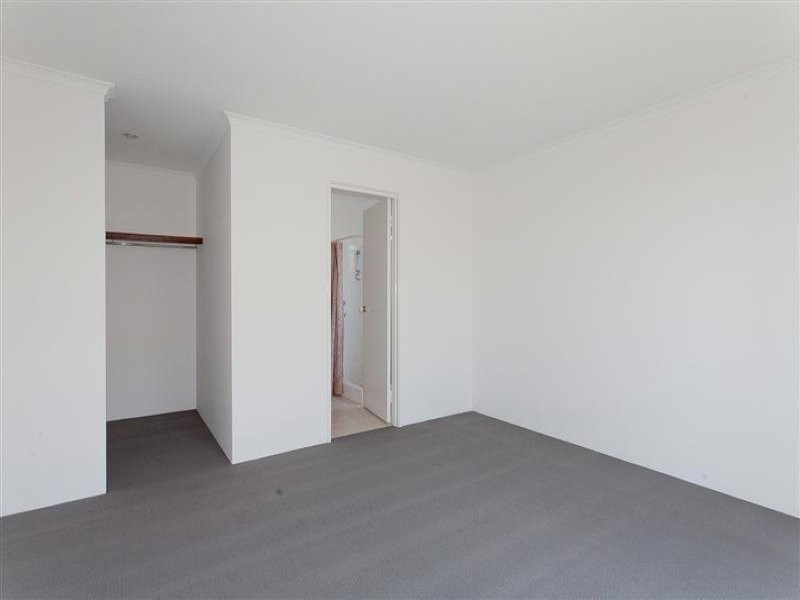 4 Rath Close, Byford WA 6122