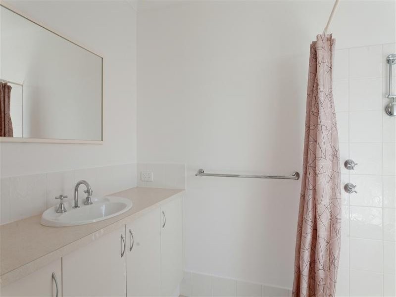 4 Rath Close, Byford WA 6122