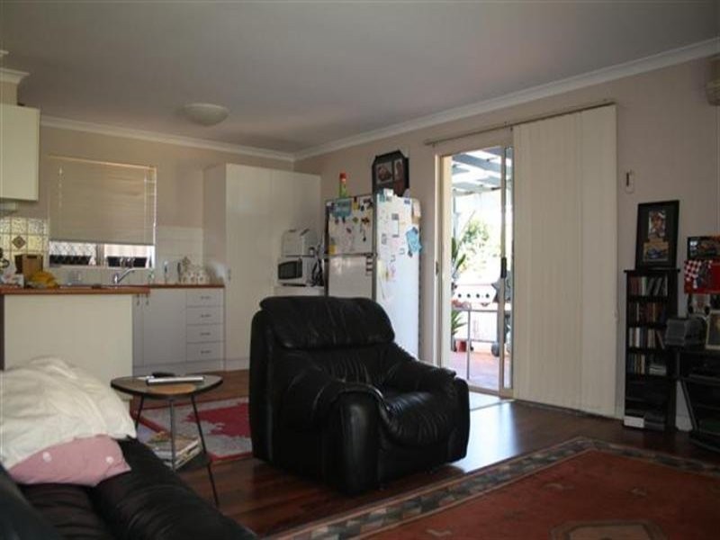 2/10 Brindle Street, Coolbellup WA 6163