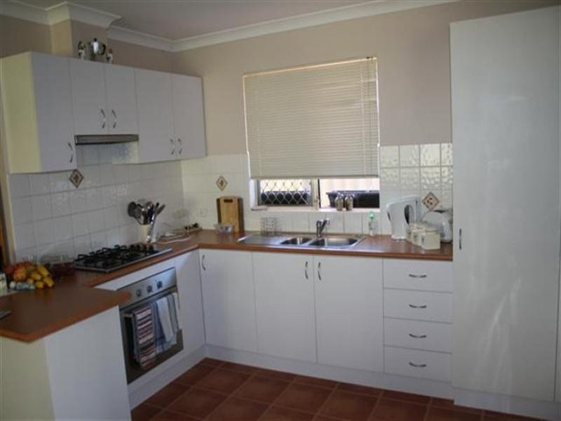 2/10 Brindle Street, Coolbellup WA 6163