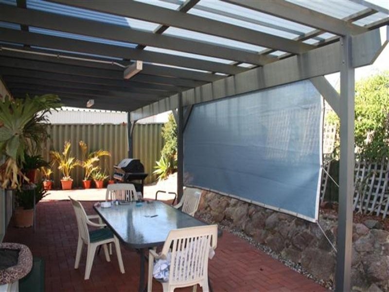 2/10 Brindle Street, Coolbellup WA 6163