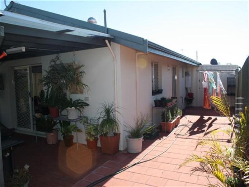 2/10 Brindle Street, Coolbellup WA 6163