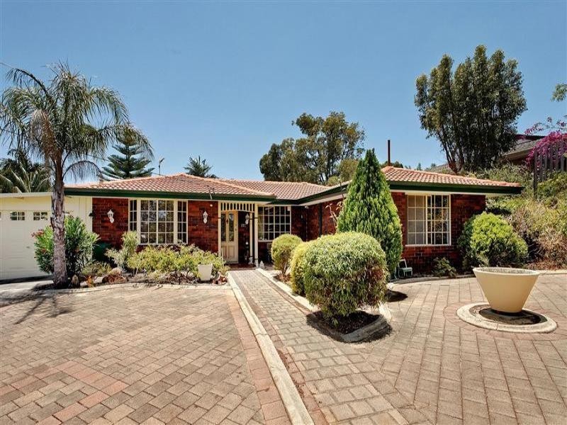 8 Griffiths Street, Kelmscott WA 6111