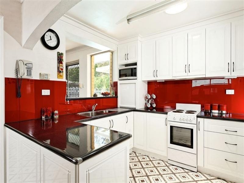 8 Griffiths Street, Kelmscott WA 6111