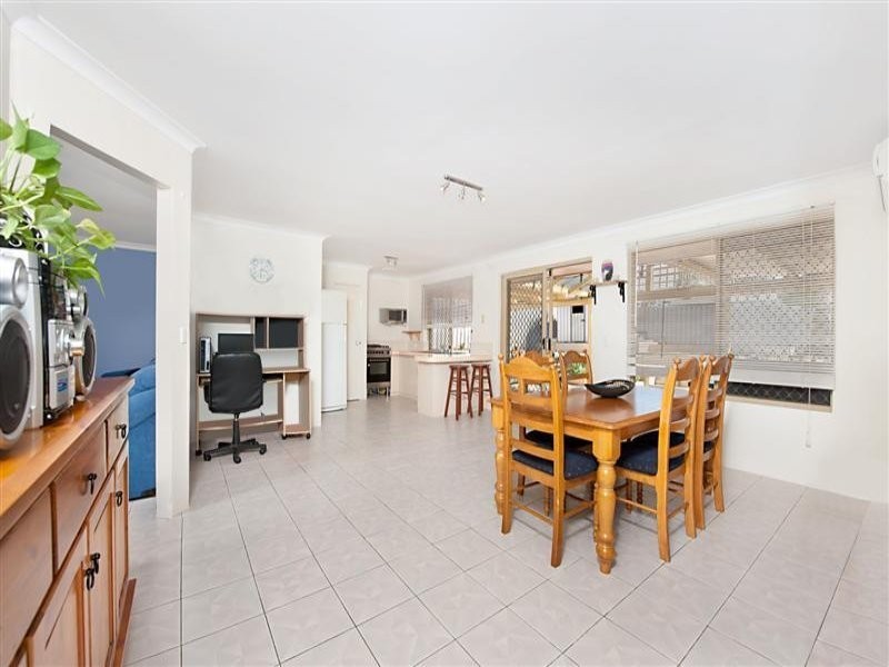 6 Darkins Retreat, Parmelia WA 6167