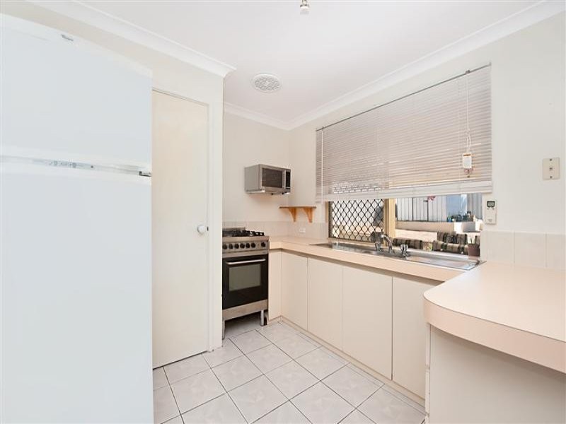 6 Darkins Retreat, Parmelia WA 6167
