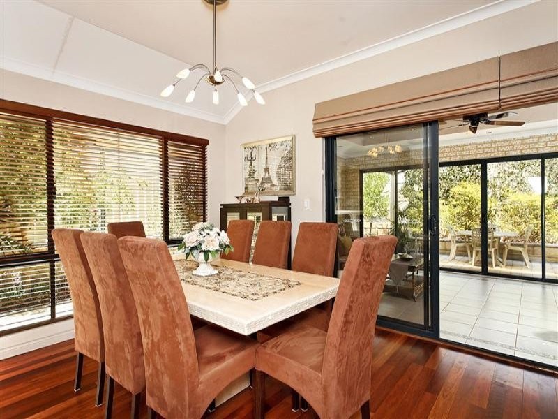 27 Roper Boulevard, Hammond Park WA 6164