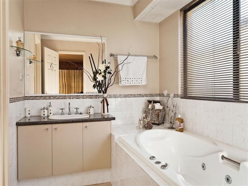 27 Roper Boulevard, Hammond Park WA 6164