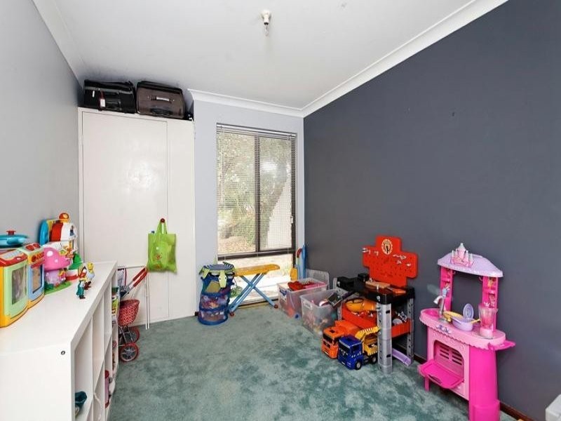 14 Anglesey Drive, Kardinya WA 6163