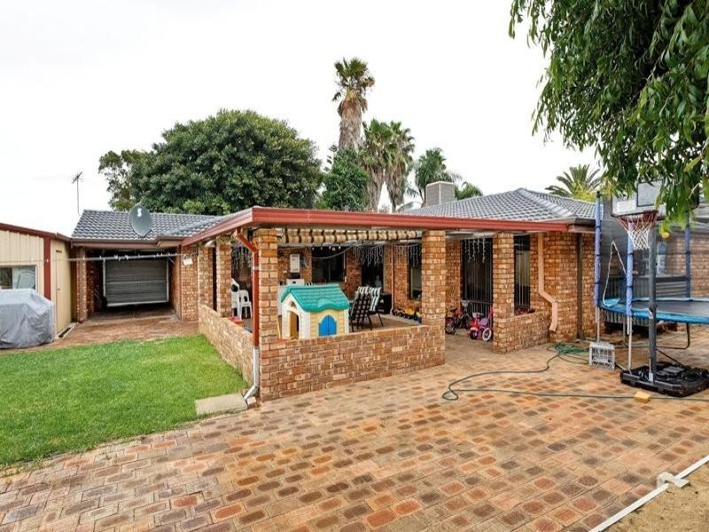 14 Anglesey Drive, Kardinya WA 6163