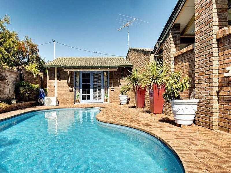 2 Gull Way, Yangebup WA 6164