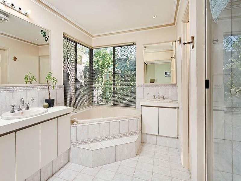 2 Gull Way, Yangebup WA 6164