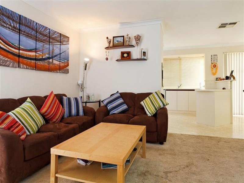 8B Chichester Cove, Bibra Lake WA 6163