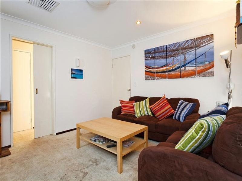 8B Chichester Cove, Bibra Lake WA 6163