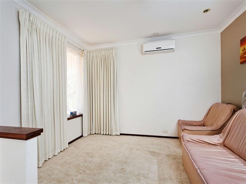8B Chichester Cove, Bibra Lake WA 6163