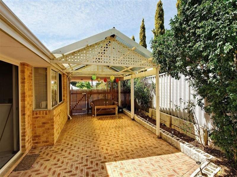 8B Chichester Cove, Bibra Lake WA 6163