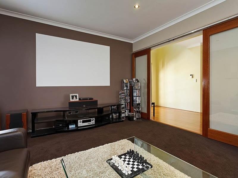 25 Williamson Road, Kardinya WA 6163